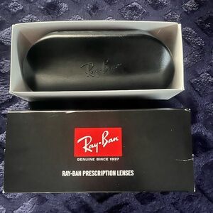 Ray-Ban black sunglasses case with lining and box - NEW